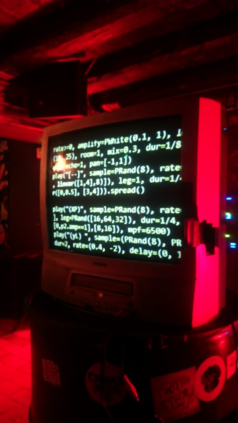 Old CRT TV Live coding Elastic bar