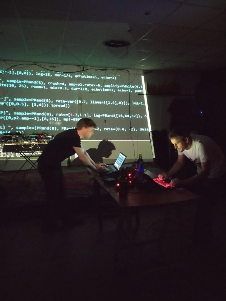 Crashserver livecoding with Foxdot at Diamand d'or Strasbourg